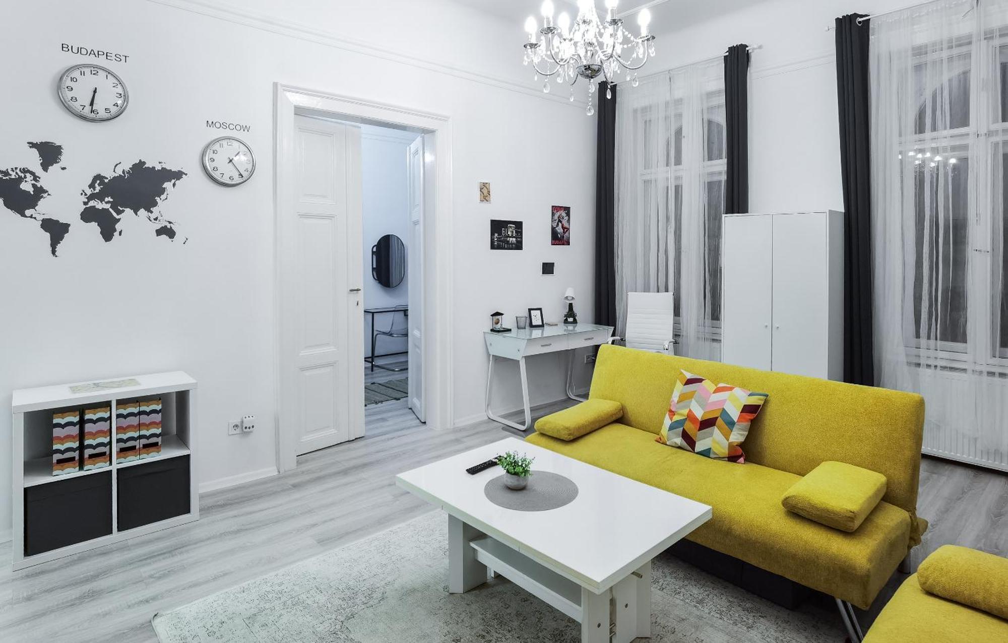 Perfect Location,newly Decorated Modern, Large Place 60 M2, Really Quiet So Have A Good Night Sleep, Ac, Netflix, Smart Tv, High-speed Internet, World Famous New York Cafe Only 10 Minutes Walk Апартаменты *