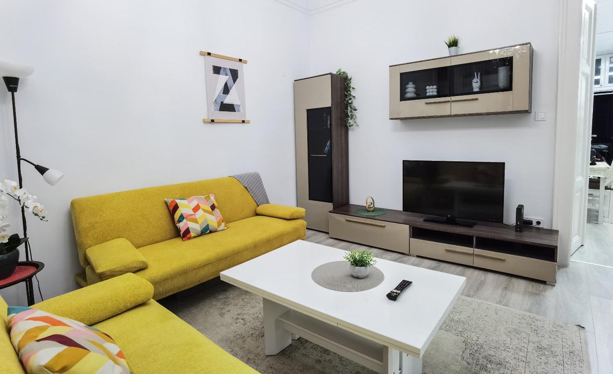 Апартаменты Perfect Location,newly Decorated Modern, Large Place 60 M2, Really Quiet So Have A Good Night Sleep, Ac, Netflix, Smart Tv, High-speed Internet, World Famous New York Cafe Only 10 Minutes Walk